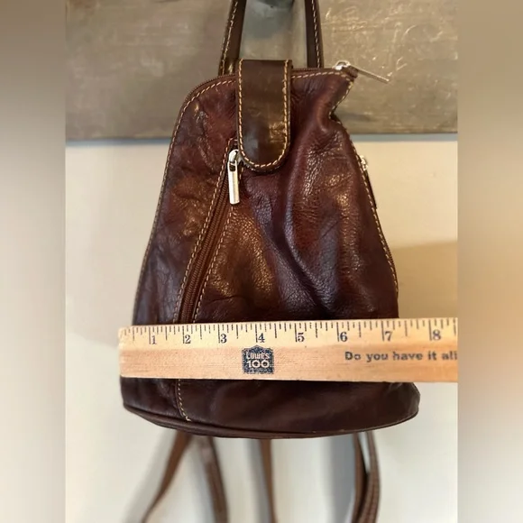 Convertible leather backpack - Picture 4 of 16